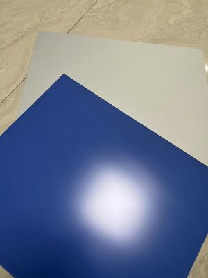 Okres ważności 20 miesięcy Płytka drukowania bezprocesowa o grubości standardowej 0,28 mm i maksymalnej szerokości cewki 1350 mm