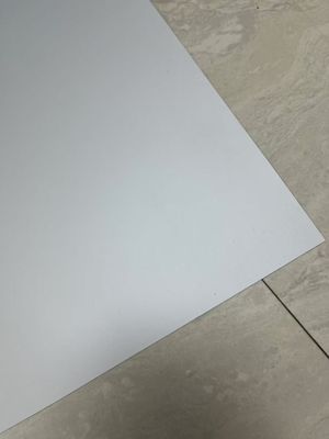 Komercyjna drukowanie bezprocesowa tablica CTP 18 miesięcy Okres ważności Maksymalna szerokość cewki 1350 MM 22-25s Czas produkcji